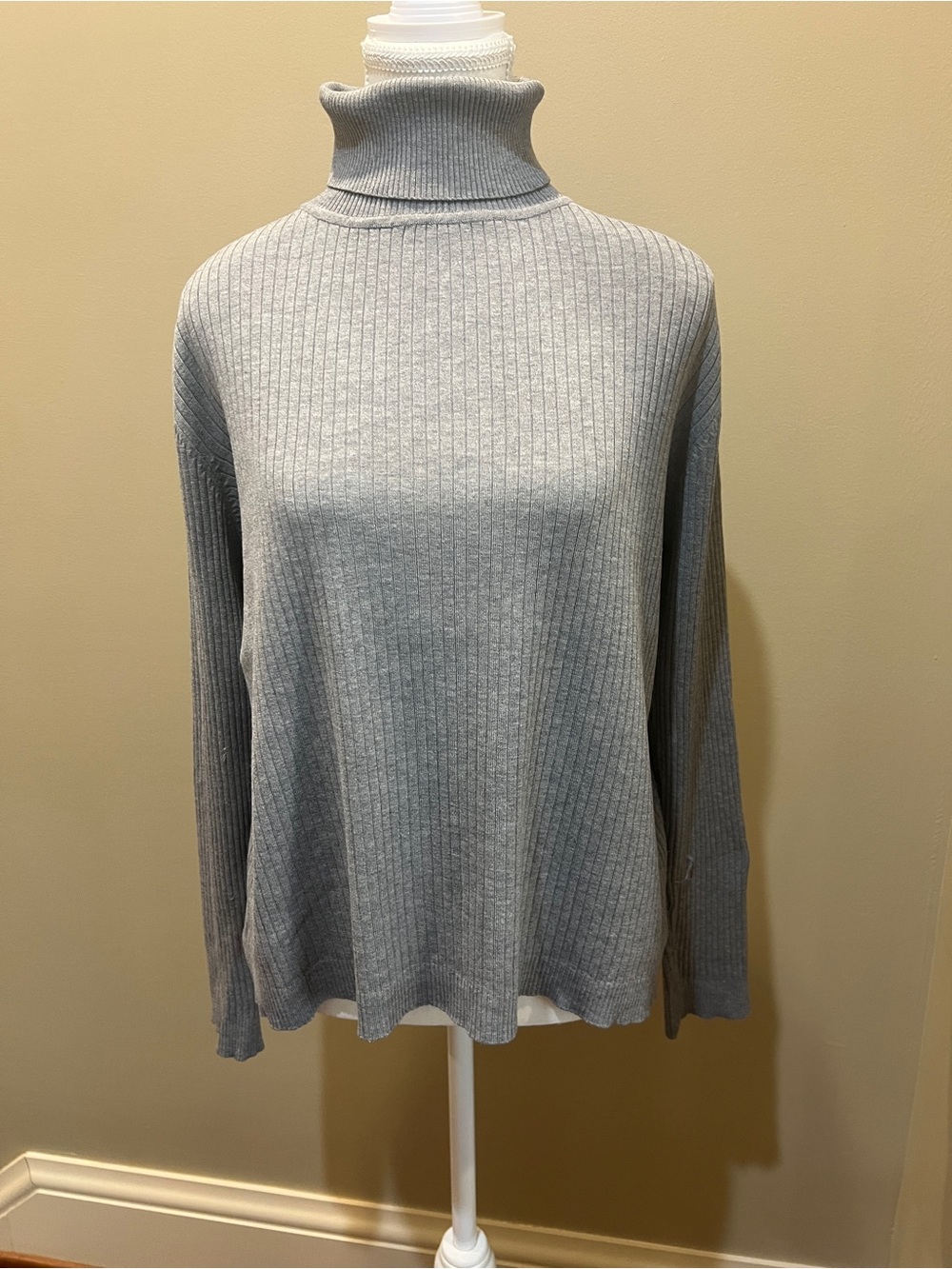 Chico's Light Gray Ribbed Top